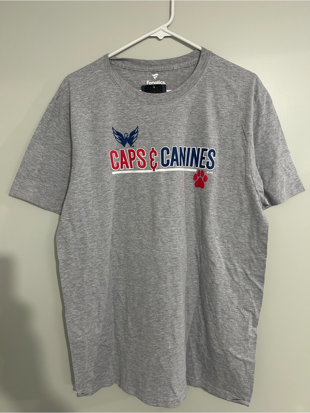 Fanatics Washington Capitals Gray Caps & Canines Graphic Tee